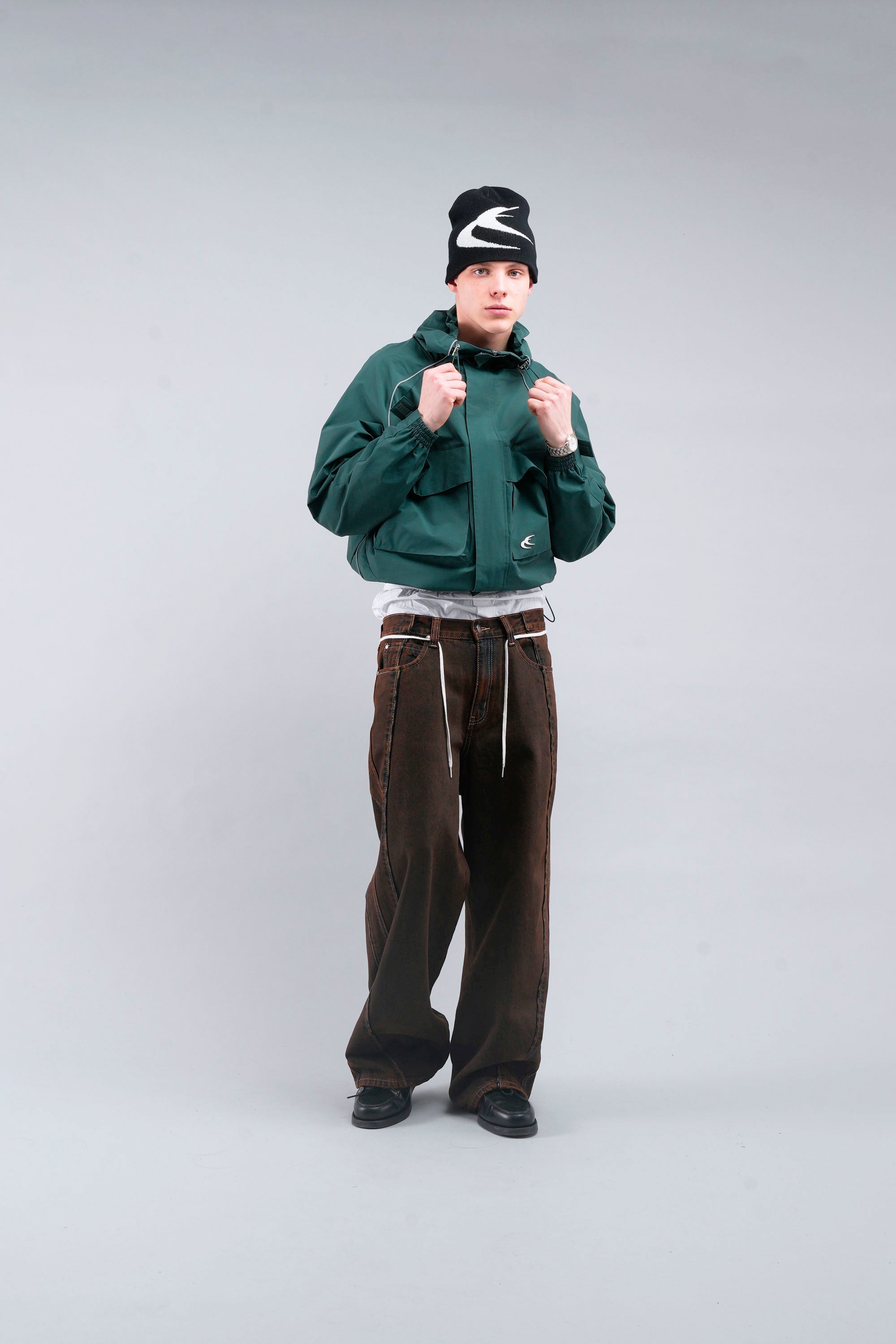 Niezbędna kurtka wiatrówka leśna