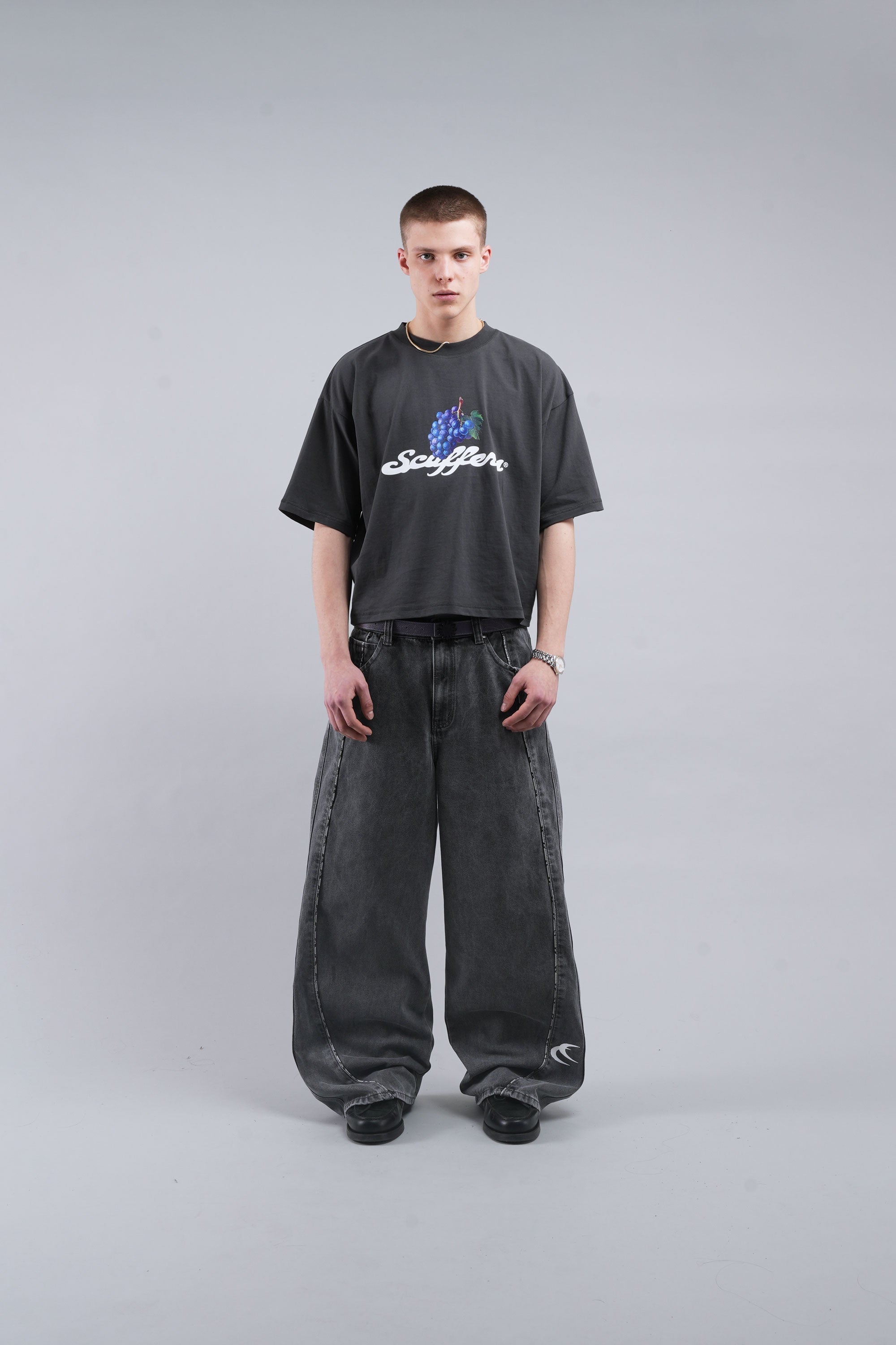 Tropikalna ciemna koszulka