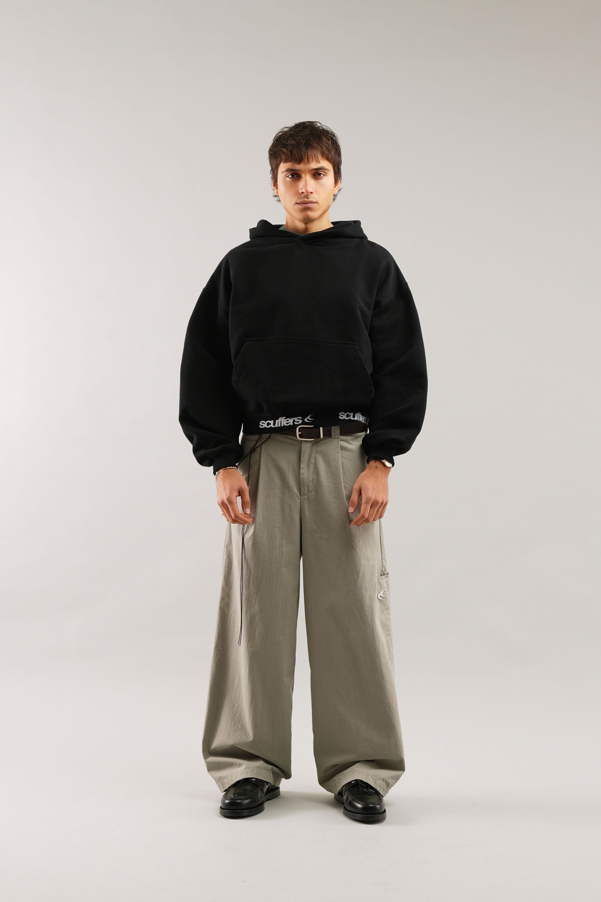 Bluza z kapturem do sypialni w kolorze czarnym