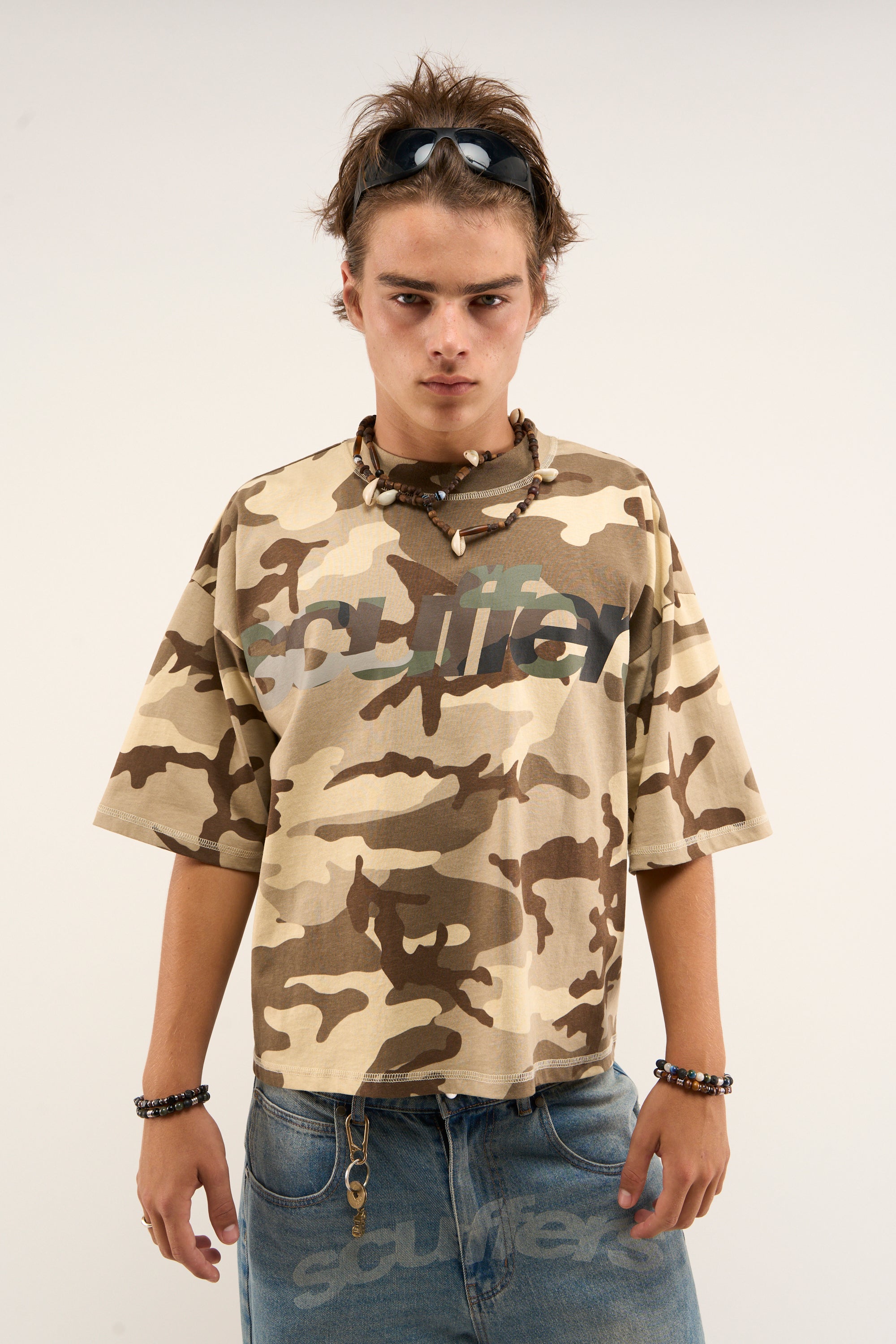 Podwójna brązowa koszulka z kamuflażem
