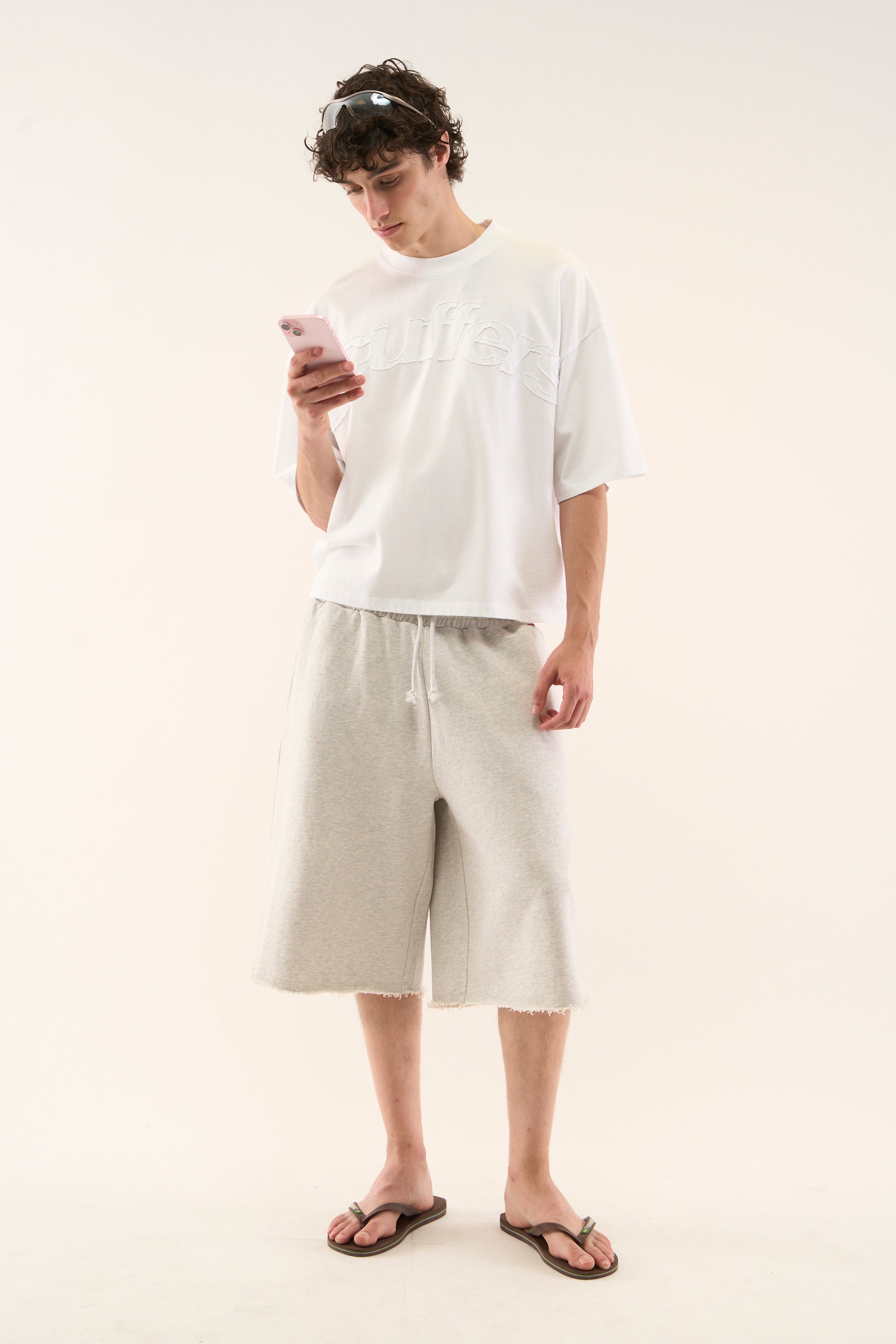 Surowa biała koszulka