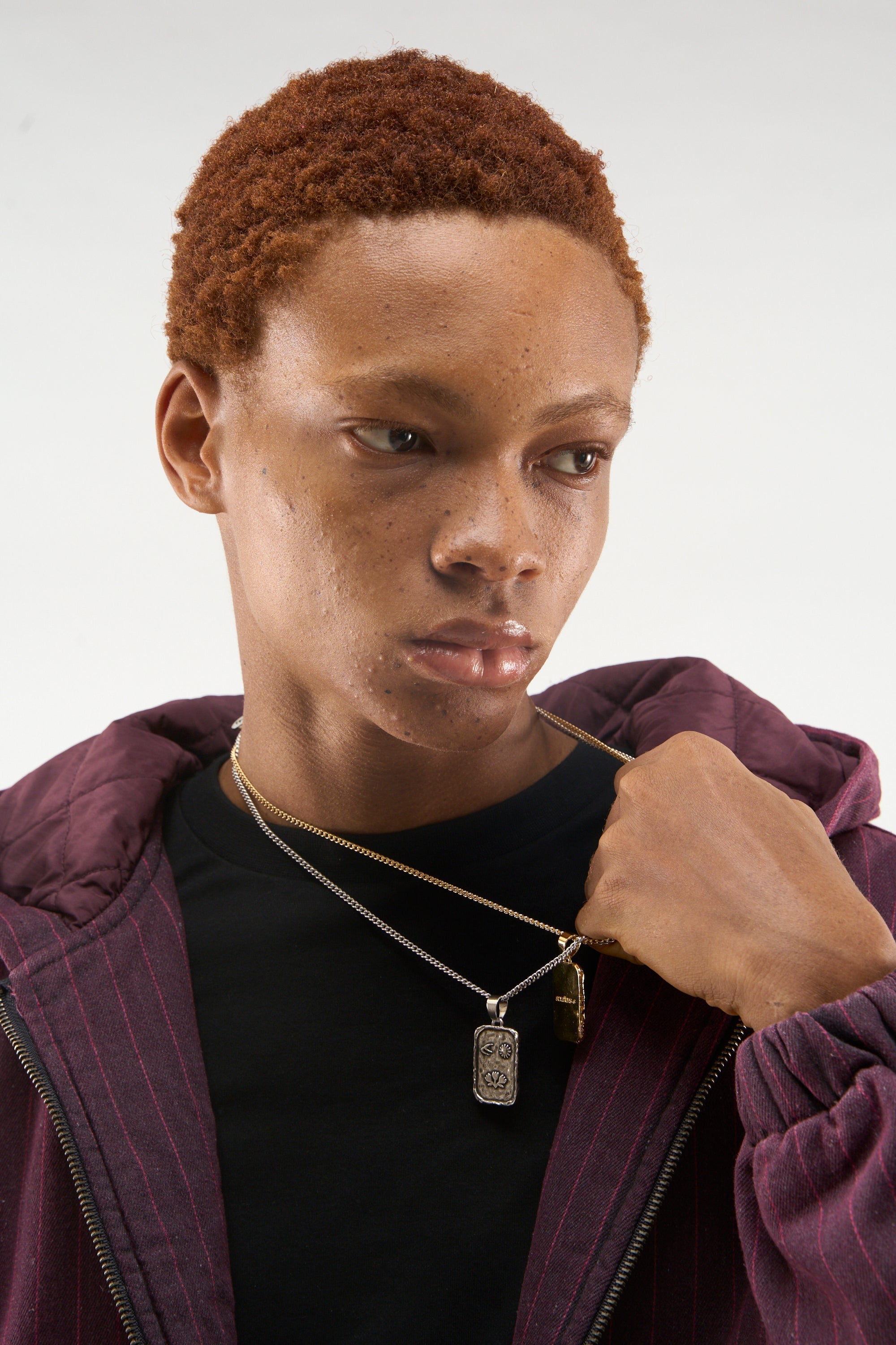 Naszyjnik z medalem AG