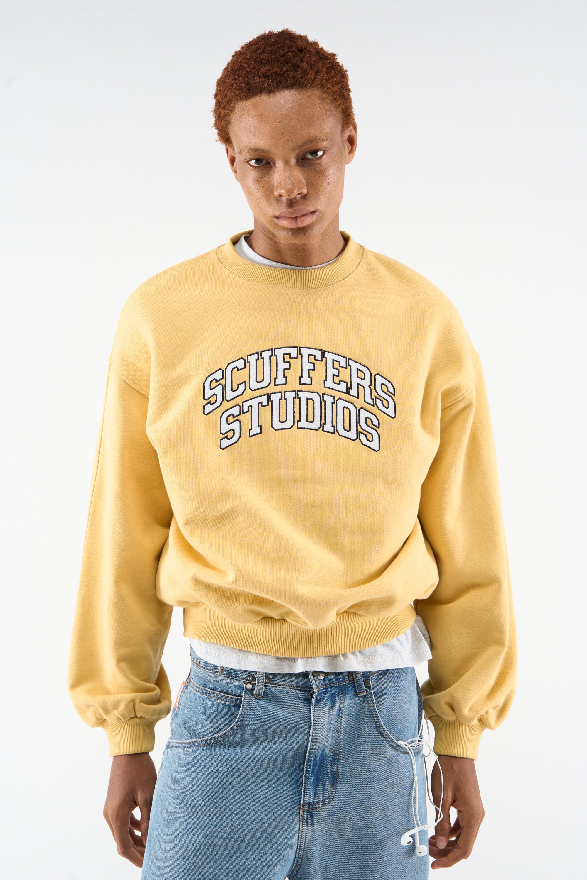 Półżółty okrągły kołnierzyk