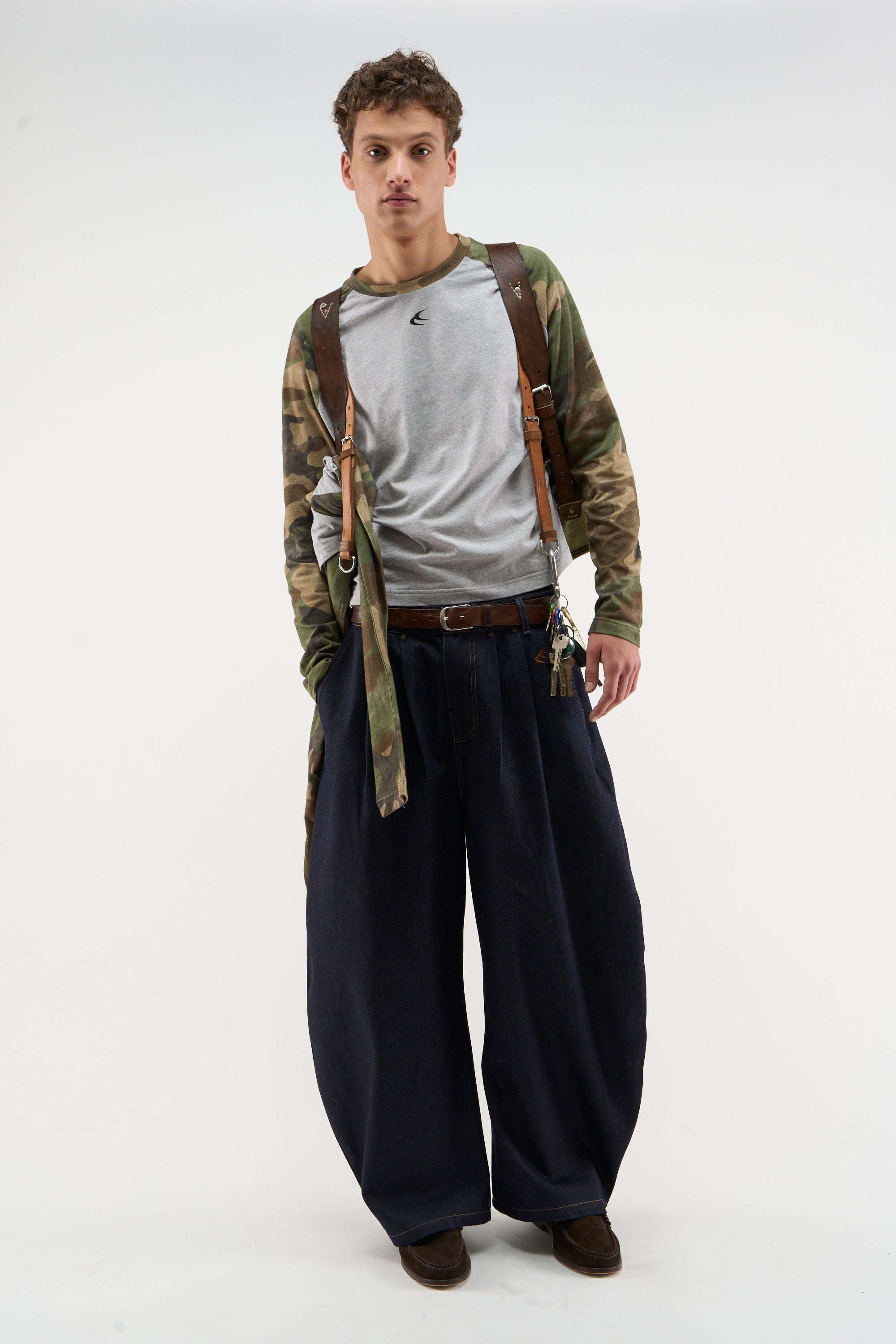 Sportowy kamuflaż z długim rękawem