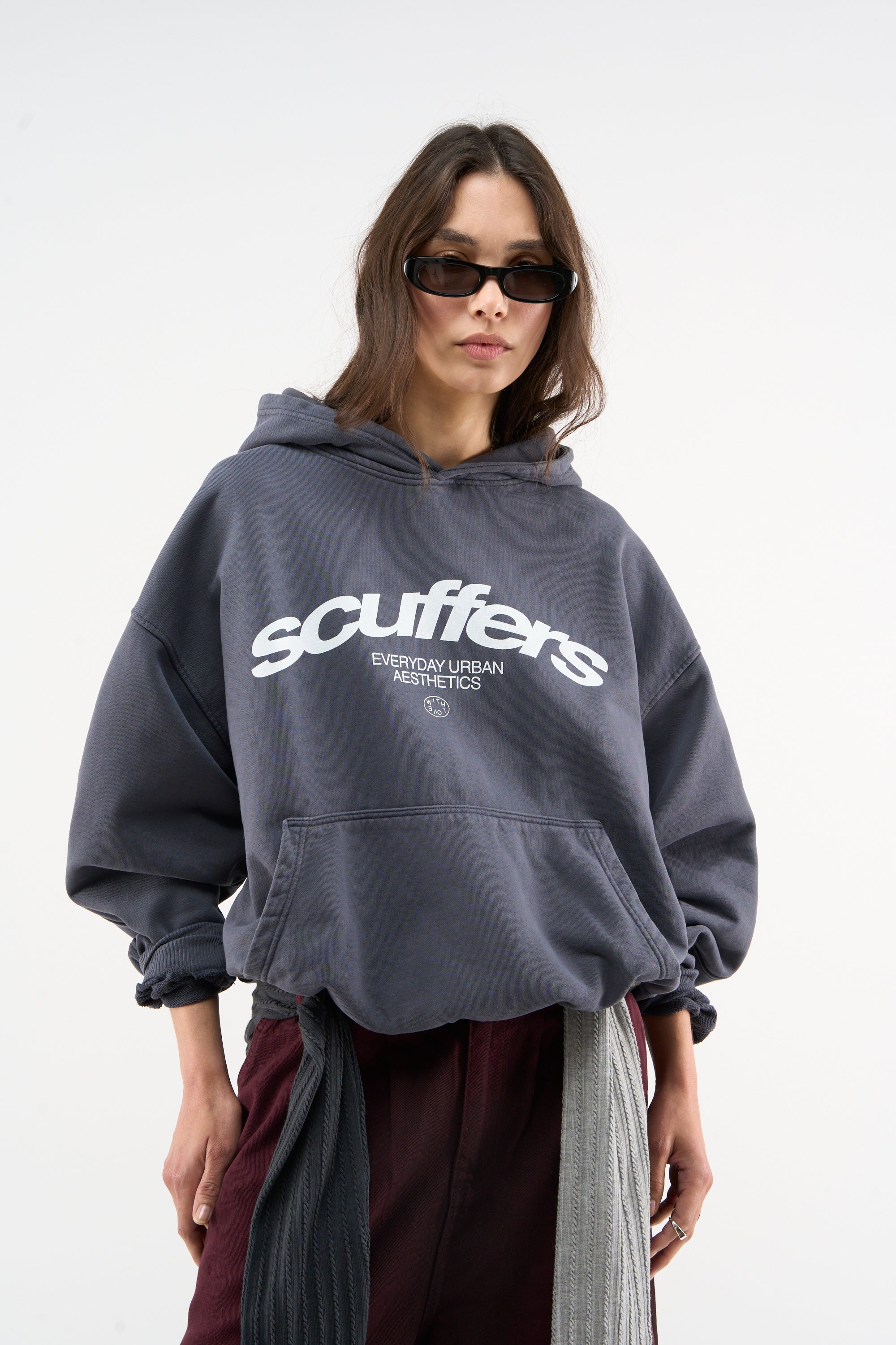 Kultowa niebieska bluza z kapturem