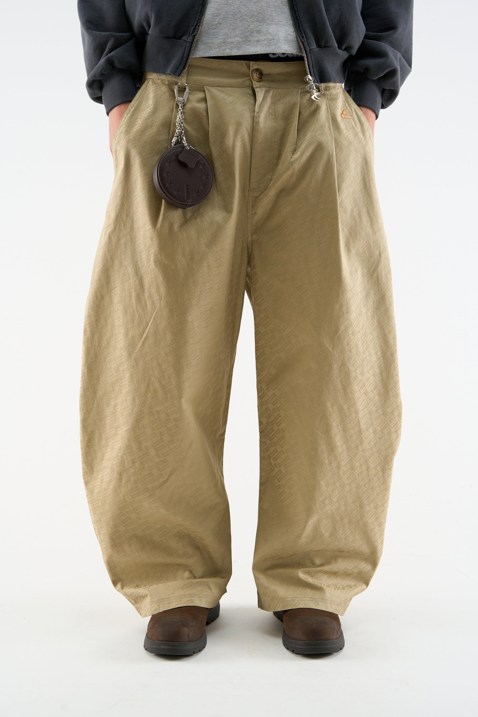 Niezbędny bordowy portfel na klucze