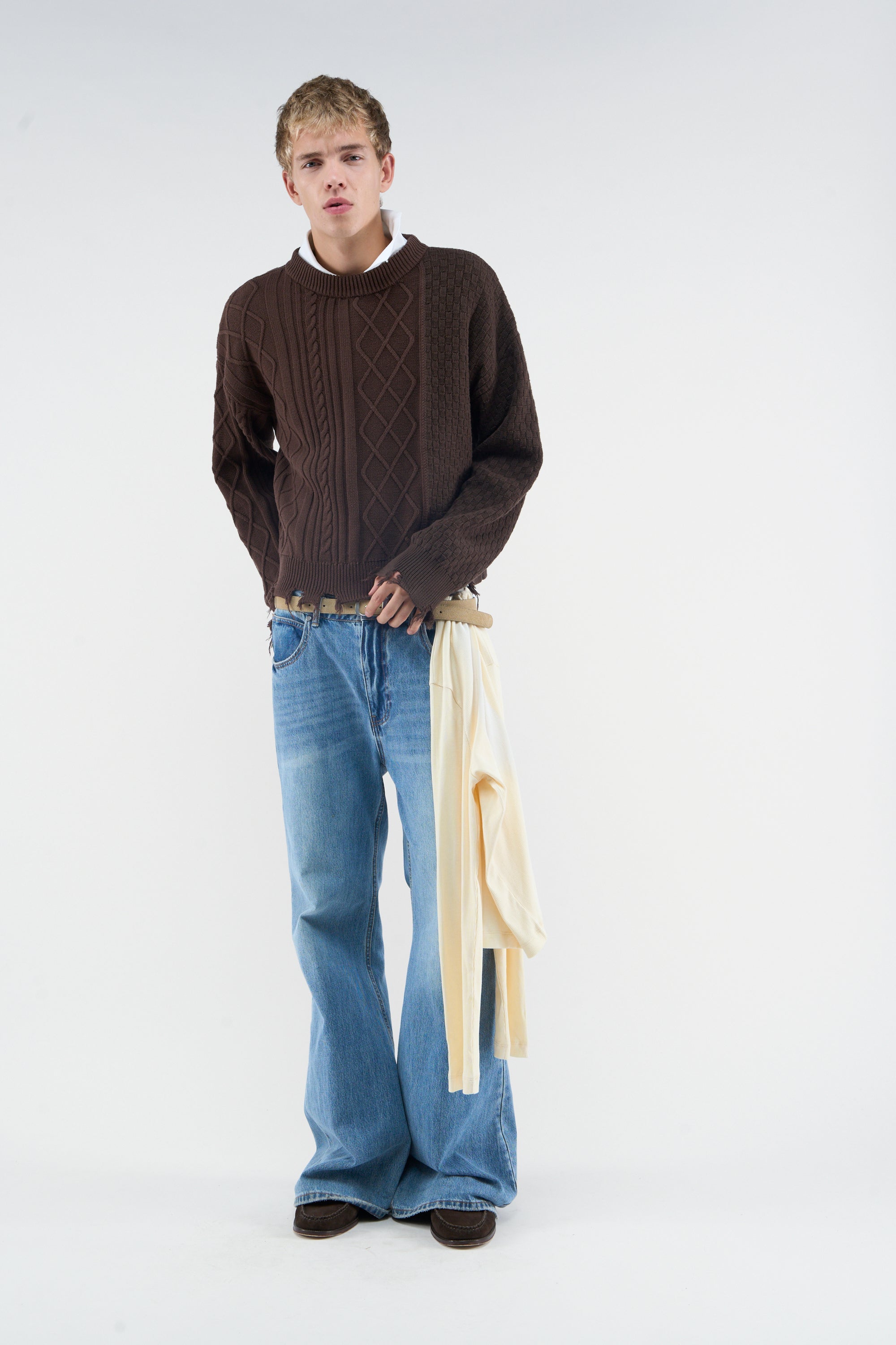 Brązowy dzianinowy split