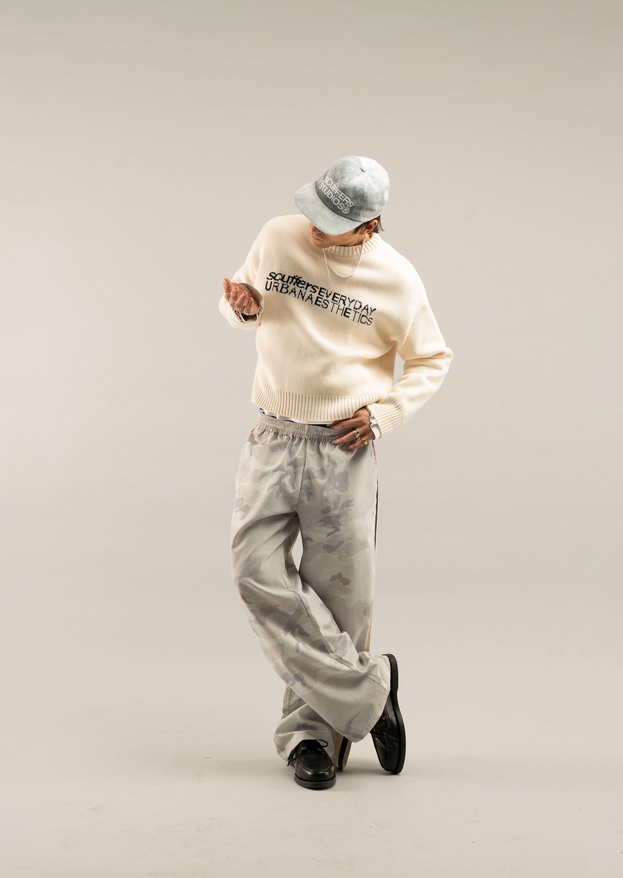 Niezbędny dzianinowy ecru