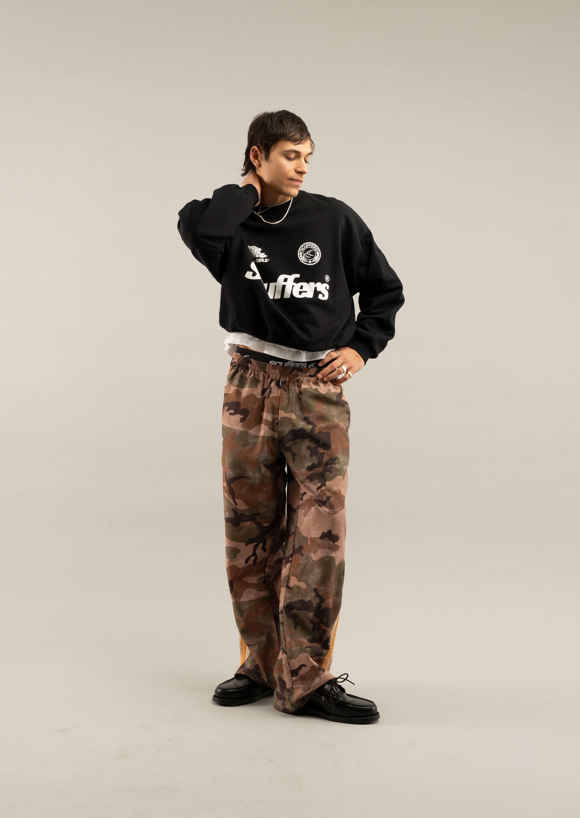 Spodnie techniczne w kolorze kamuflażowym