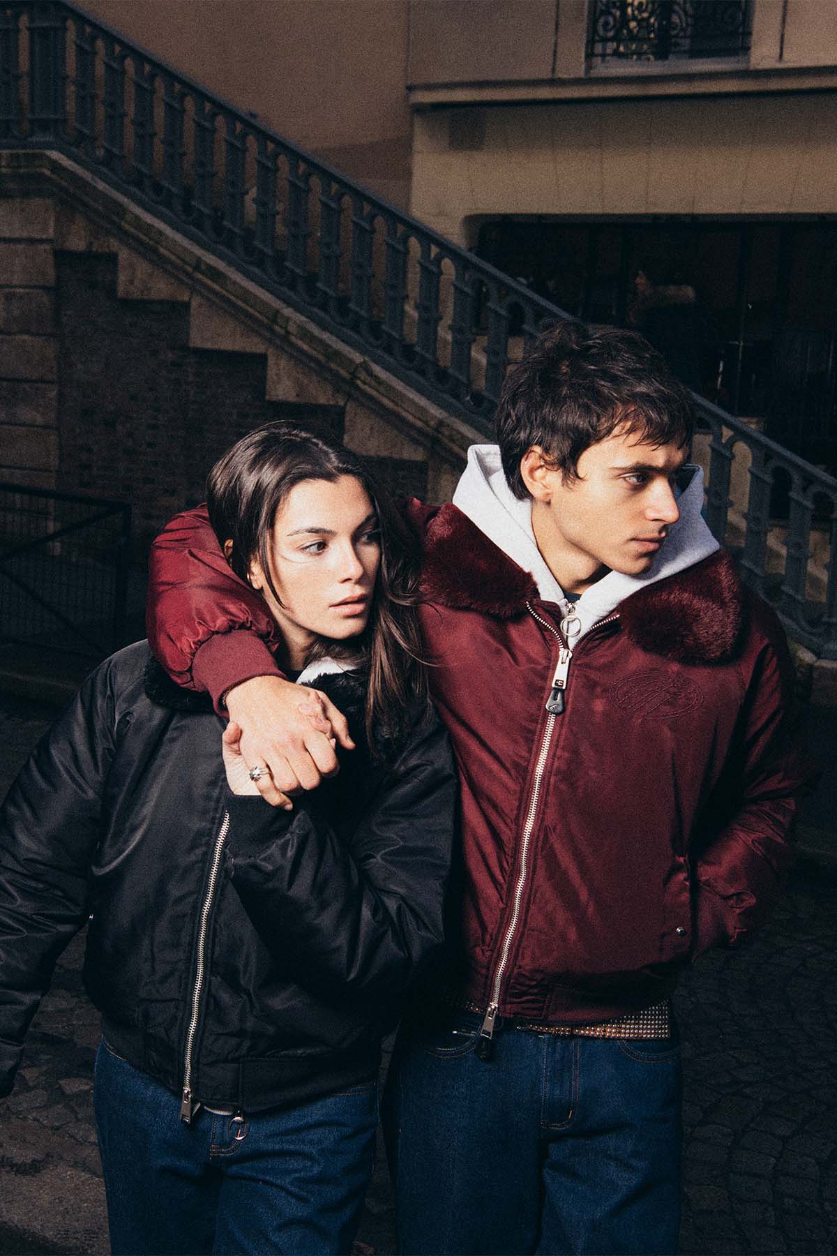 Czarna kurtka bomberka SCFF