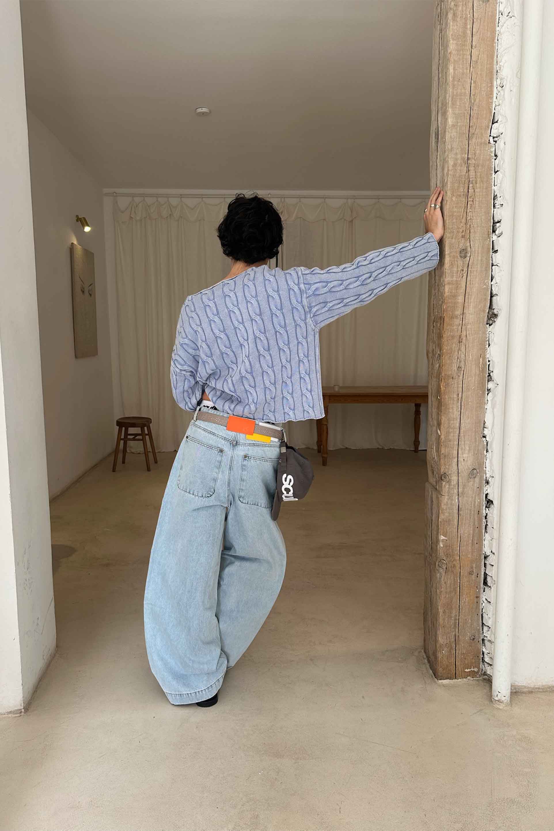 Tropikalne jasnoniebieskie spodnie