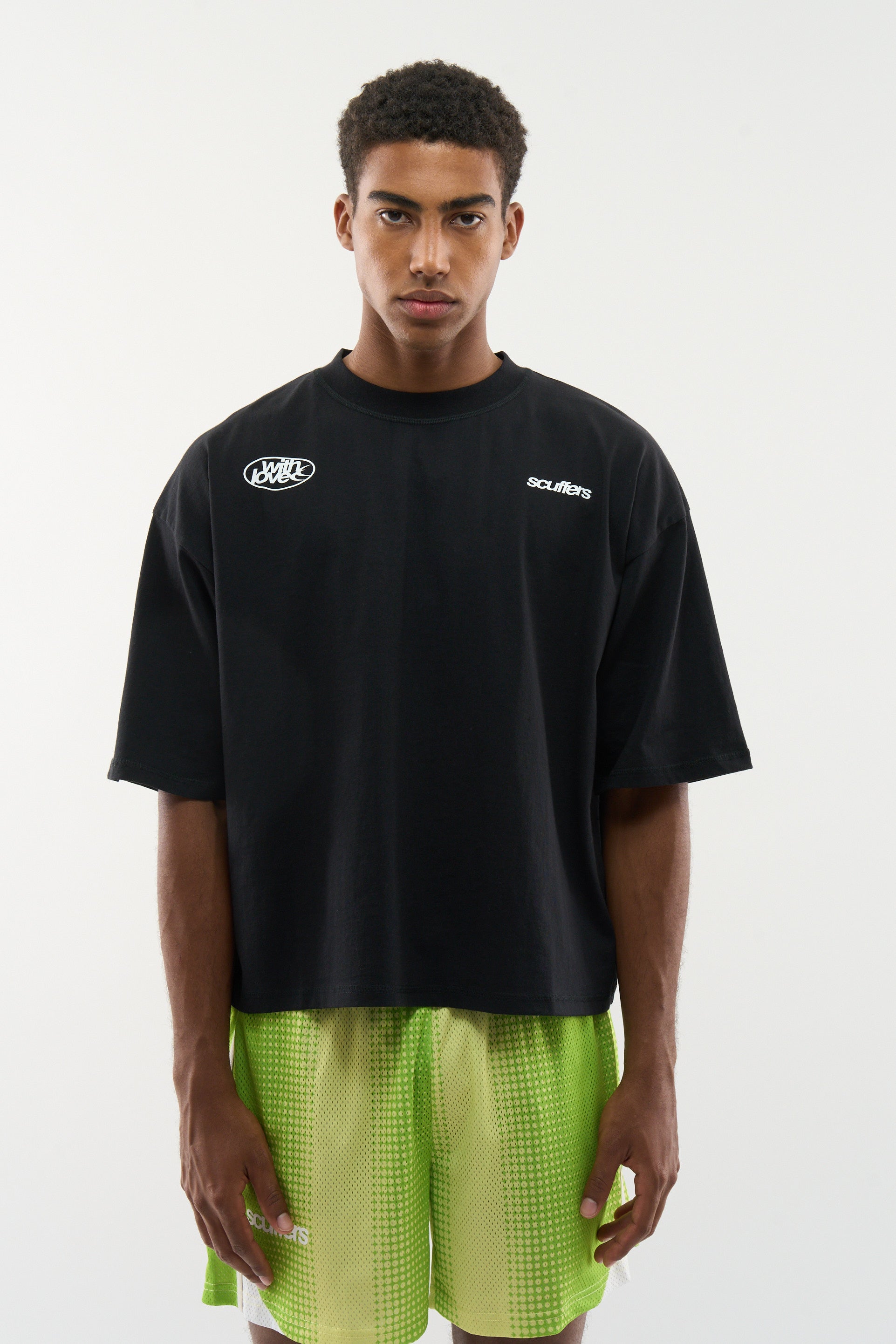 Kochająca ciemna koszulka