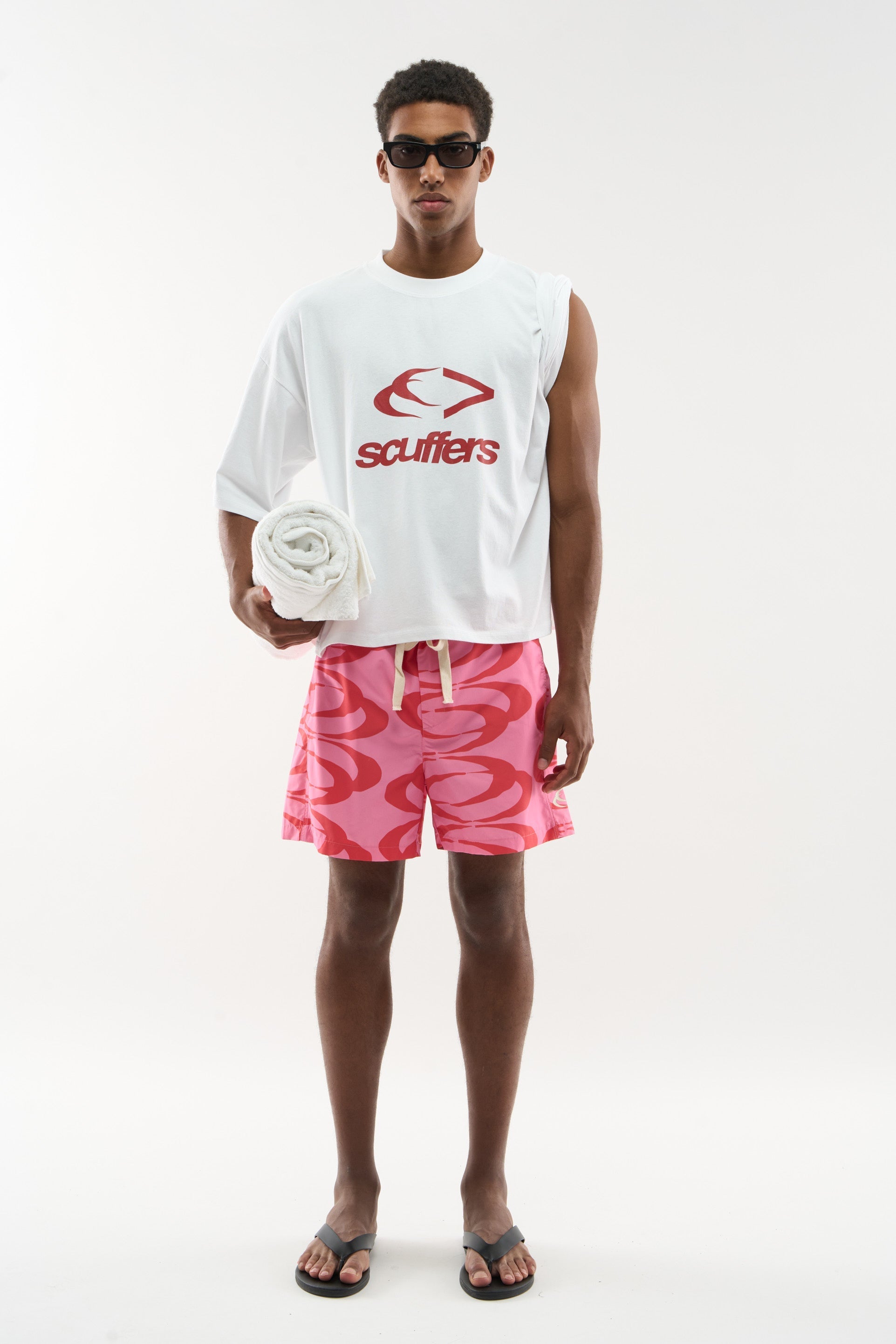 Różowe kąpielówki w kolorze księżyca