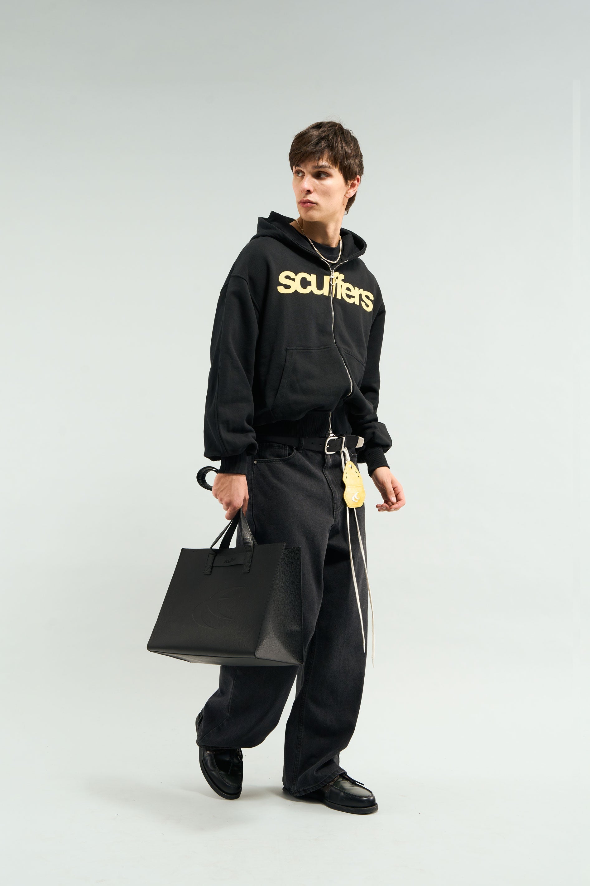 Czarna torba na zakupy SCFF