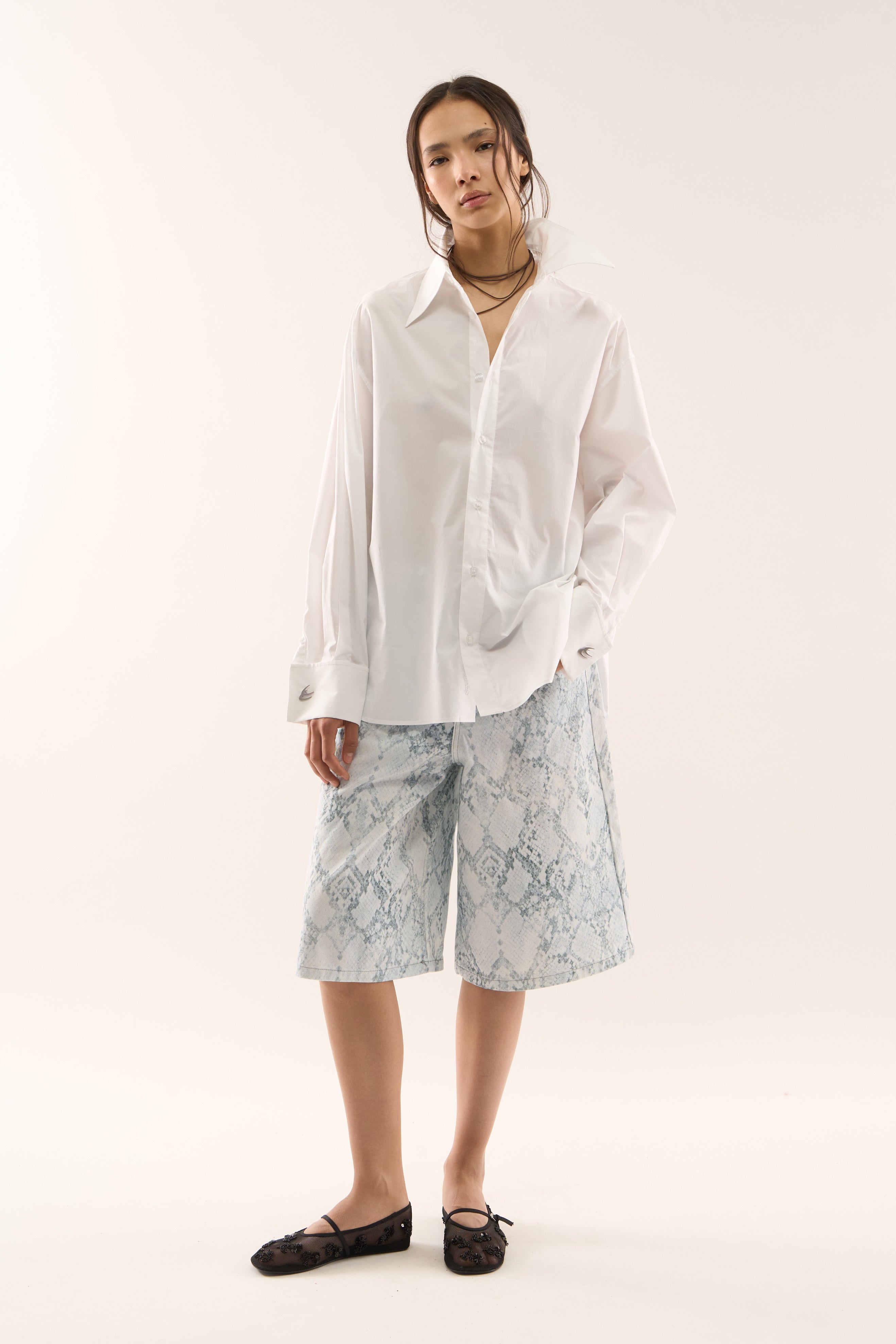 Nocna biała koszula