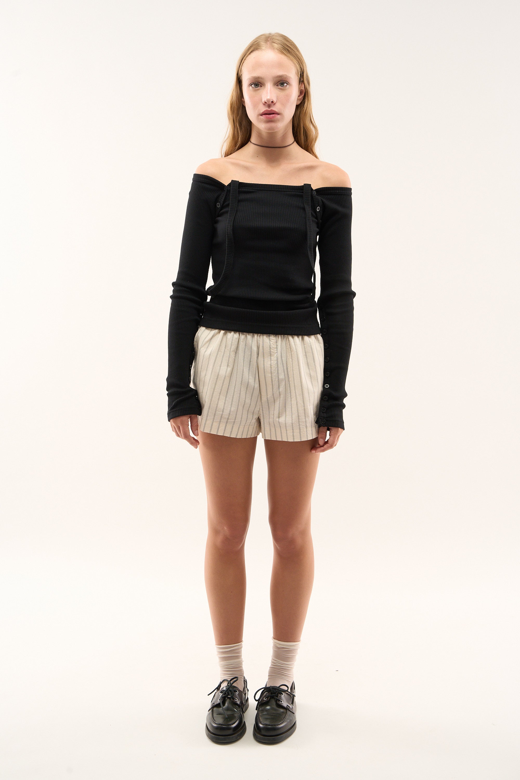 Przełącz czarny długi rękaw