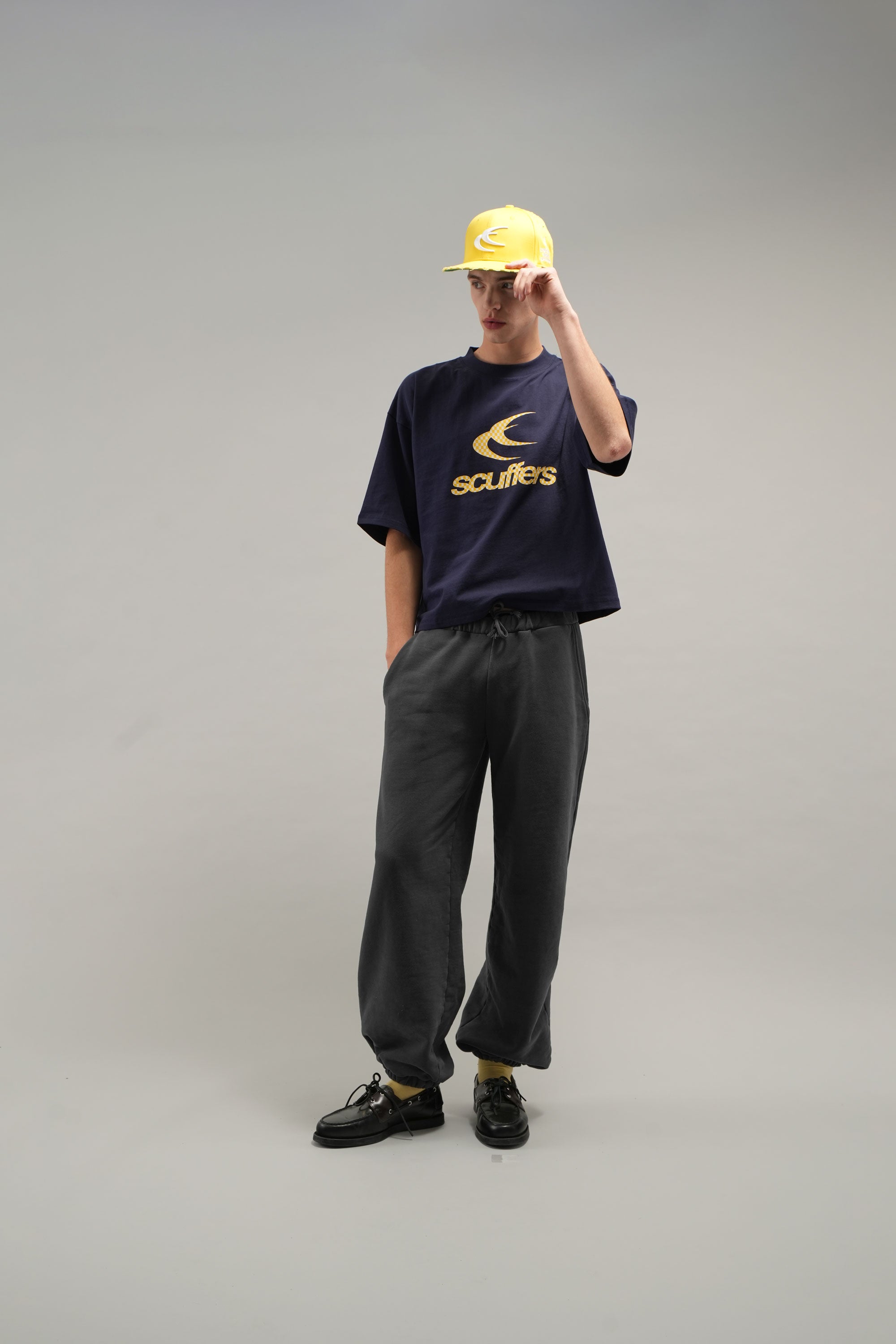 SCFF dopasowana żółta czapka