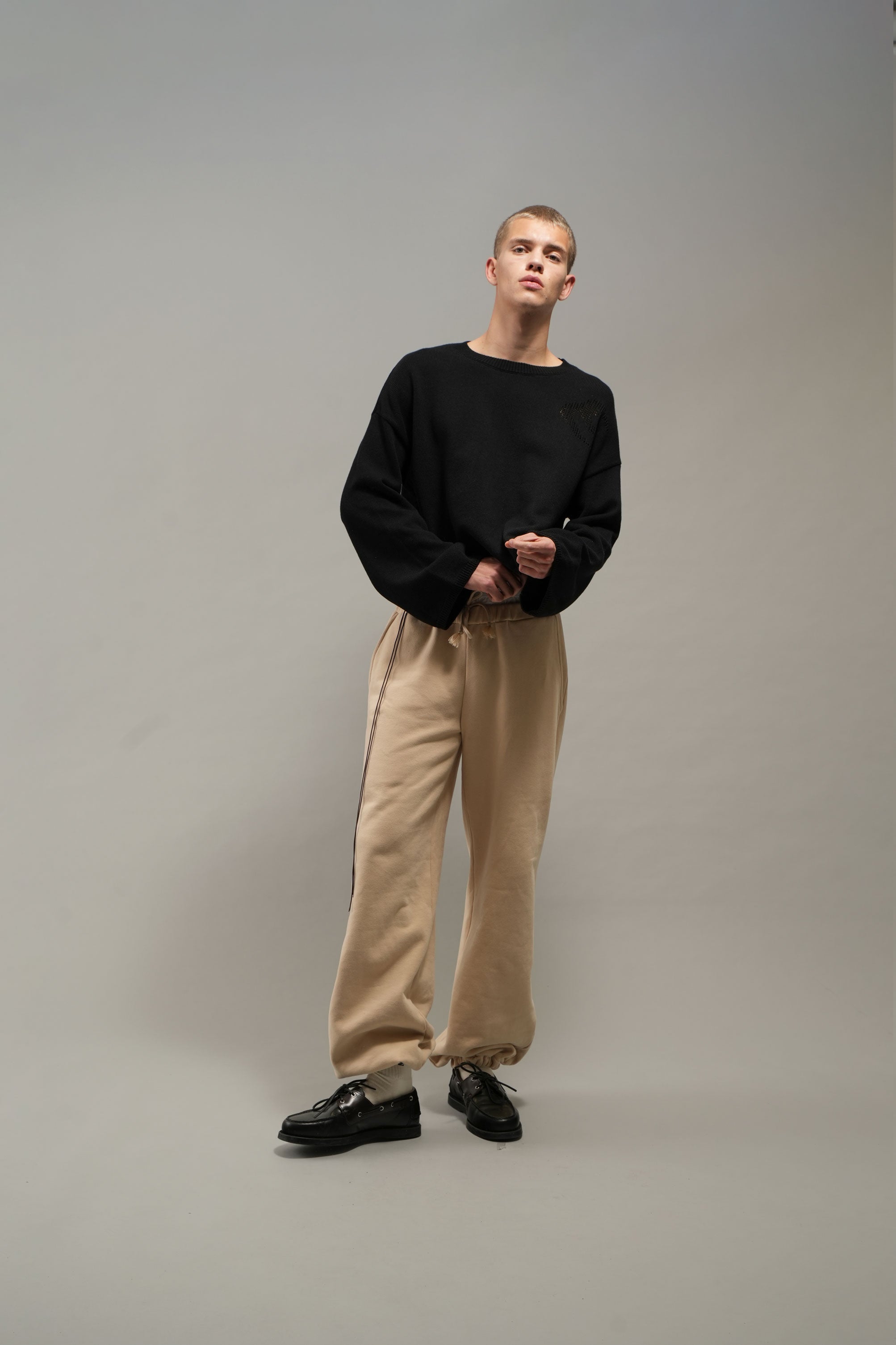 Czarny sweter New Moon