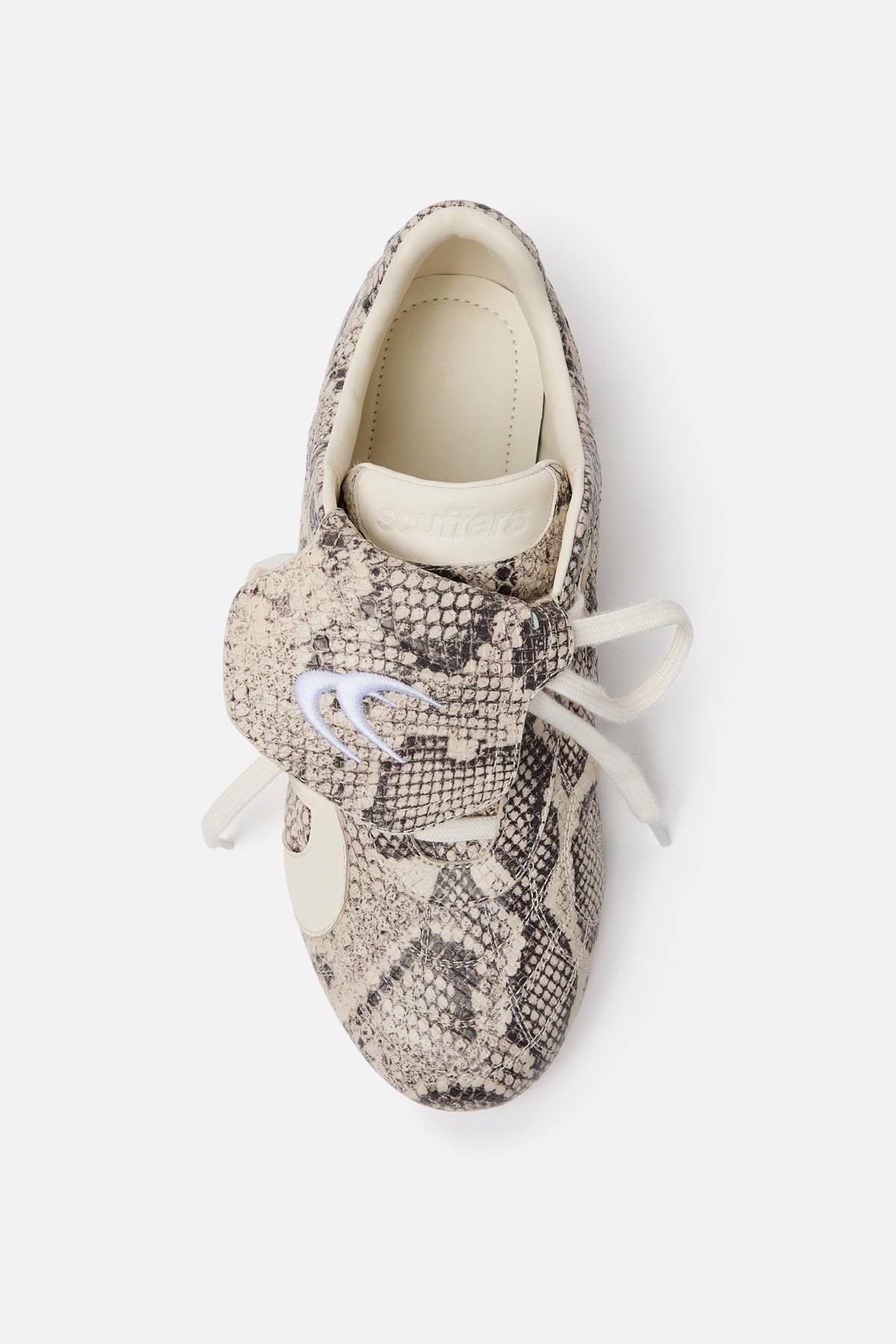 Kultowe buty sportowe z motywem węża